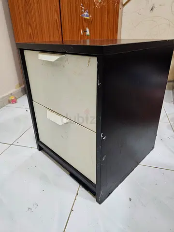 Bed side table