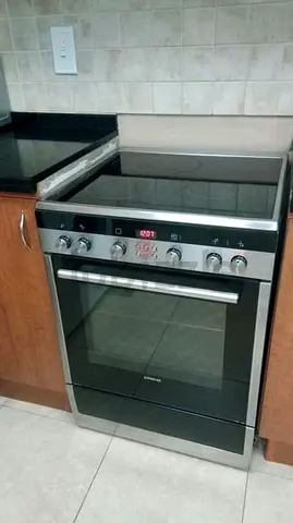 Siemens freestanding electric oven and hob - good working condition