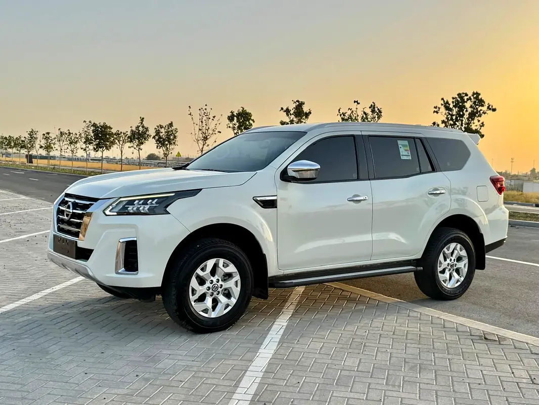 Nissan Xterra 2022 — photo 1 of 20