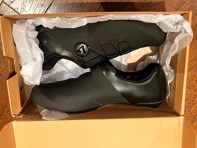 Cycling shoes cleat clip in footwear carbon pro road bike shoes brand new