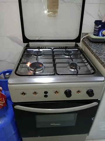 4-Burner Gas Cooker with Oven - Good Working Condition
