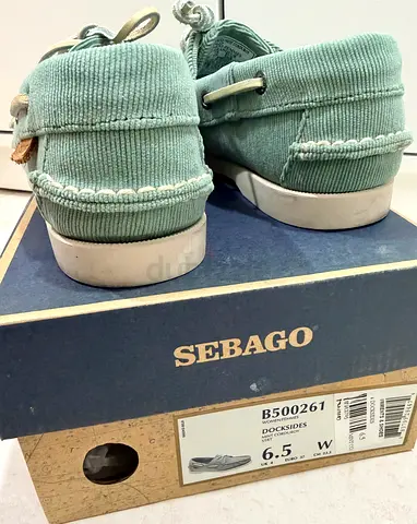 Sebago Womens Doscksides Mint Corduroy Vert
Gently Used
With box
US 6.5 / EU 37 / UK 4