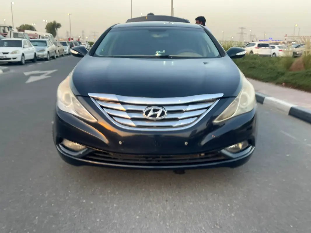 Hyundai Sonata 2014 — photo 1 of 19