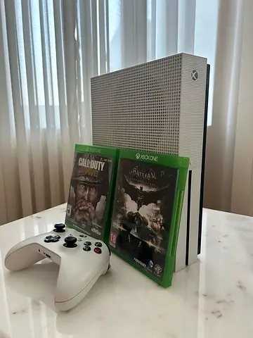 Xbox One S (White) with Controller - Good Working Condition +  2 games.