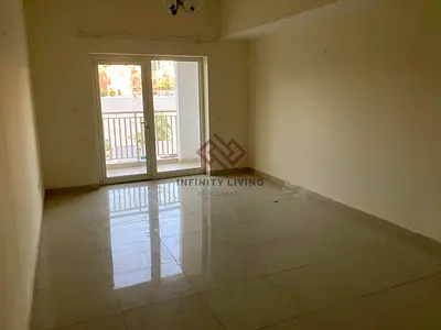 Spacious 2-Bed Unit | Big Balcony | Covered Parking