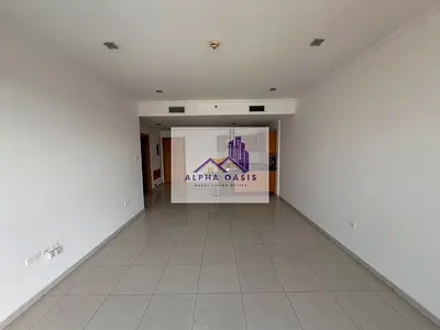 PRIME LOCATION/ 725K/ 2BATH/ HUGE LAYOUT