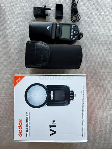 Godox v1 N flash