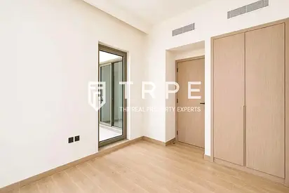 Steps Away from the Central Hub|Ideal Family Home