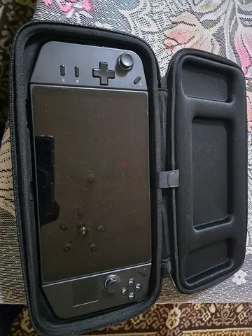 Lenovo Legion Go 512 Handheld portable gaming console with carrying case - used