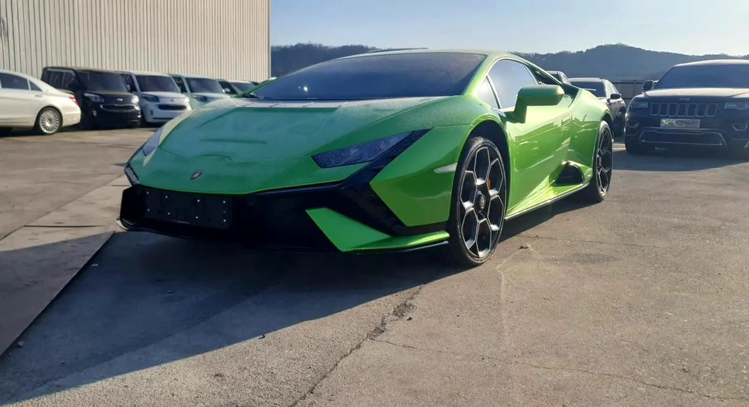 Lamborghini Huracan 2023 — photo 1 of 8