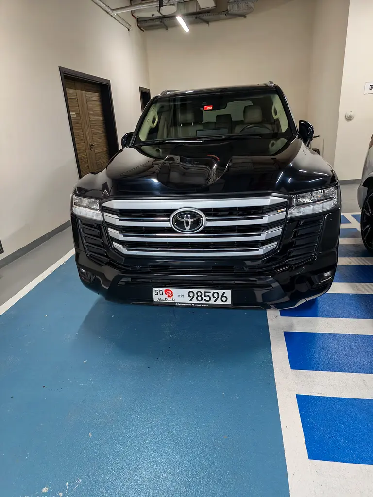 Toyota Land Cruiser 2022 — photo 1 of 5