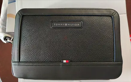 TOMMY HILFIGER Central Pouch in Eco Leather