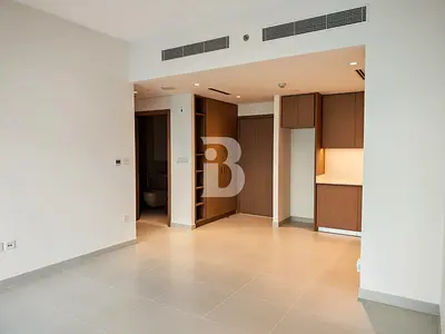 Vacant | Spacious layout | Extras storage