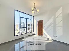 A VERY SPACIOUS 3 BEDROOM APARTMEN READY TO MOVE WITH GYM AND SWIMMING POOL NEAR TO THE MARKET AND E