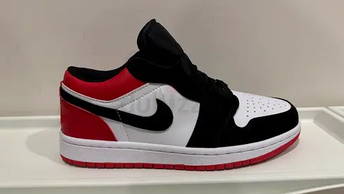 Nike Air Jordan 1 Low Bred Toe - Black/White/Red, Size 39 (EU)
