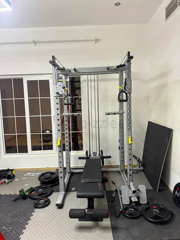 Full Home Multi-Function Smith Machine with Pulley, Adjustable Bench and Weight Plates