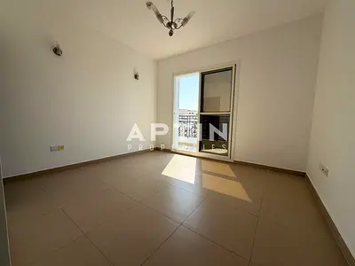Well-Maintained 2 Bedroom Apartment | Closed Kitchen | DSO