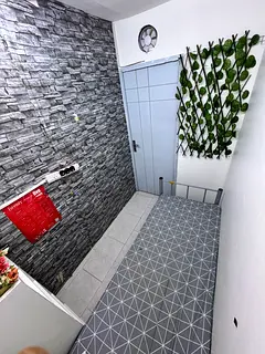 Single Ladies Partition (NO BROKER FEES)