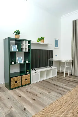 PREMIUM PRIVATE ROOM | ATTACHED WASHROOM | CLOSE TO INSURANCE METRO | ALL INCLUSIVE RENT WITH HOUSE