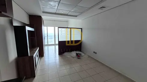 Unfurnished | High Floor | Parking