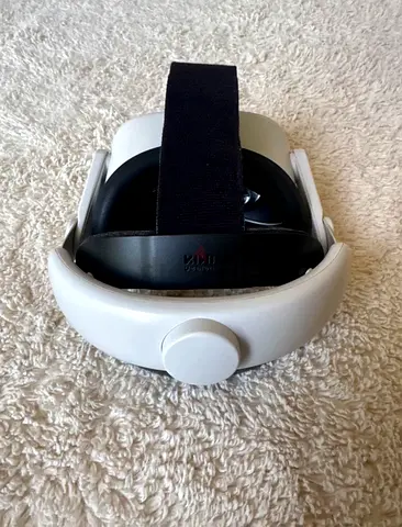 VR Headset with Adjustable Head Strap (KIWI) -averagely Used