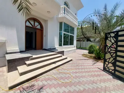DOUBLE STORY BIG VILLA JUST 110K MAIDROOM BALCONY PARKING INSIDE NEAR BEACH
