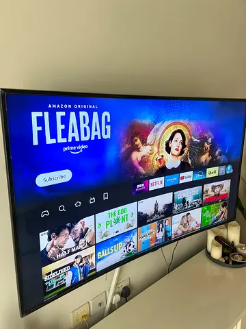 55inch Samsung 4K Ultra HD smart with moveable wall mount (perfect condition)