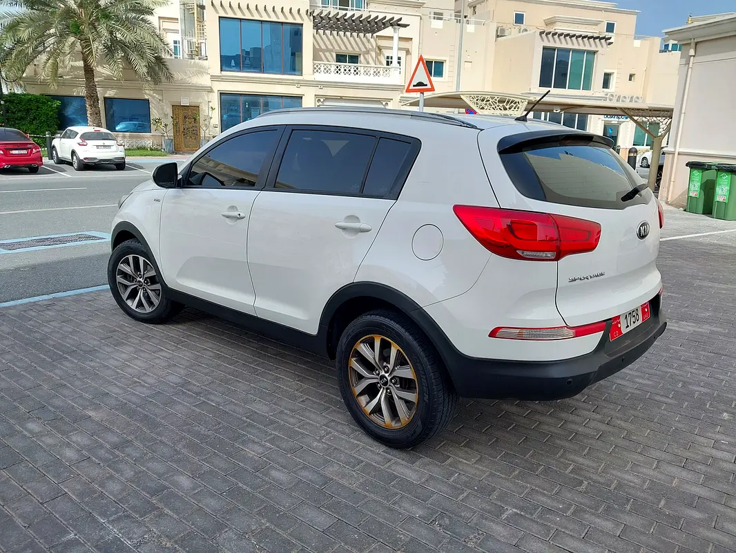 Kia Sportage 2015 — photo 1 of 5