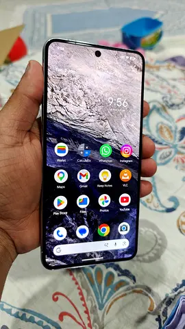 Google Pixel 8 Pro – 256GB Premium Camera Phone, Discounted Due to Back Crack