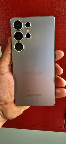 Samsung Galaxy S25 Ultra 5G TDRA UAE VERSION WITH Original Box Bill 2 Month used 10 Months Warranty