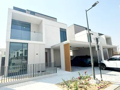 Luxury Park-Facing | Corner Unit | Single Row