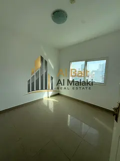 2-bedroom apartment with living room, free gym, free parking, free jacuzzi, and 20 days free.