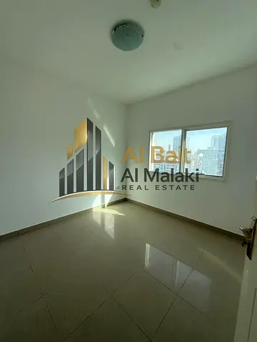 2-bedroom apartment with living room, free gym, free parking, free jacuzzi, and 20 days free.