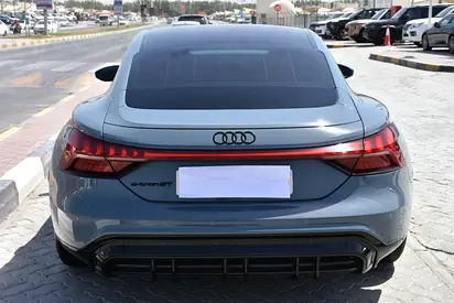 2022 AUDI E-TRON GT — фото 4