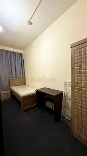 Looking for 1 executive male roommate to share the room- Shabia 10