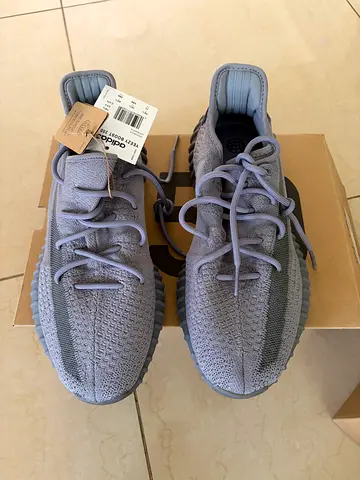 Yeezy Boost 350 (adidas) - original box unused