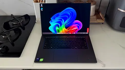 Lenovo X9 Aura Edition Intel Core Ulta 7, Intel Arc 16GB GPU, 32GB RAM, 1TB SSD, TouchScreen
