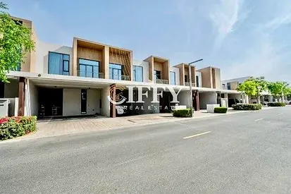 Stylish 3BR Villa with Park Views in Springs, Arabian Ranches 3