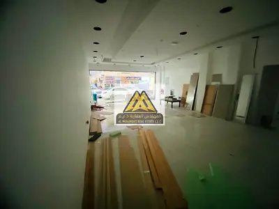 محل للاستثمار *مساحه كبيره جداا *صيانه قبل التسليم * تسهيل ف الدفعات *مكان حيوي ومناسب للانشطه التجاريه