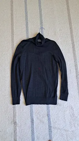 Merino wool sweater ( size M )