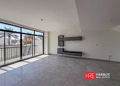 Modern Townhouse | Move-in Ready | Private Garden