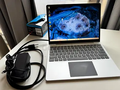 Microsoft Surface Laptop Go | i5 10th Gen | 8GB RAM | 256GB SSD | Touchscreen | Good Battery