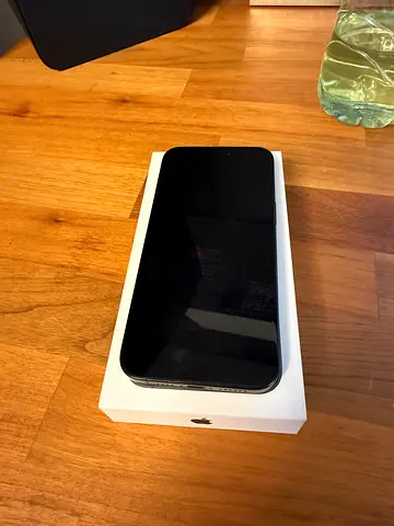 iPhone 15 pro max with apple care