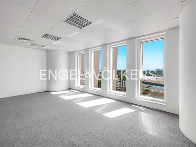 Grade A | Glass Partitioned | Carpet Flooring