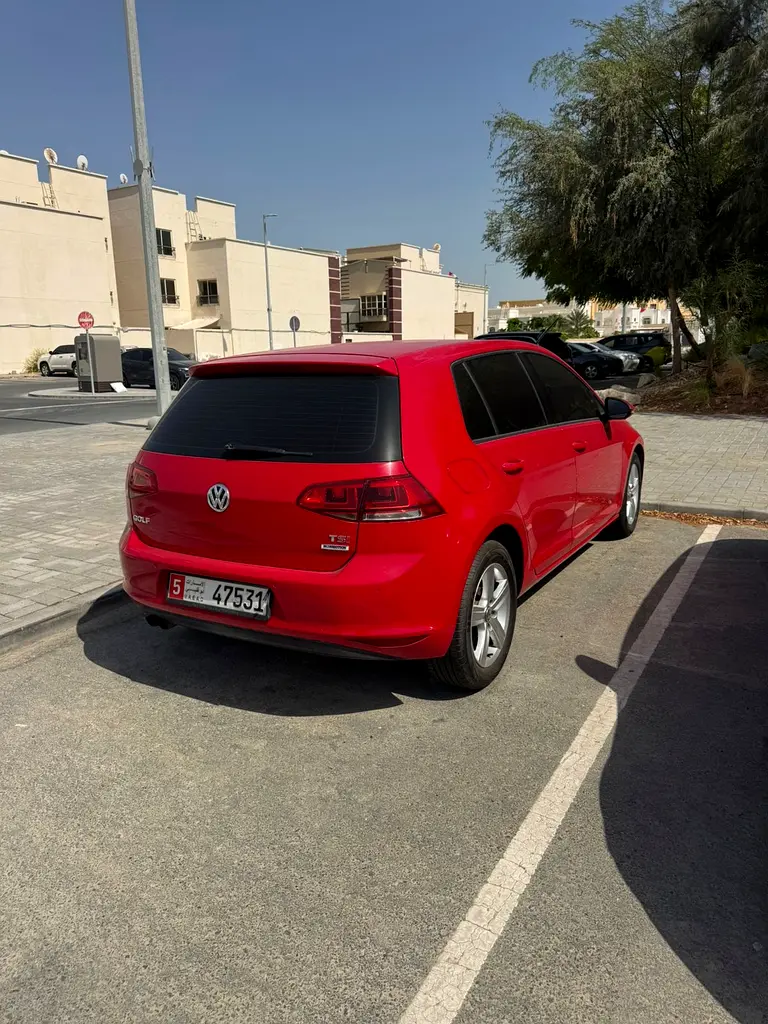 Volkswagen Golf 2015 — photo 1 of 5