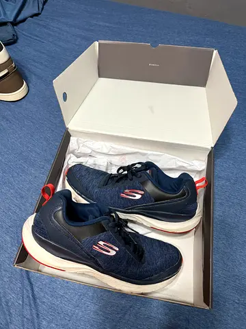 Pre-owned Skechers navy blue athletic sneakers