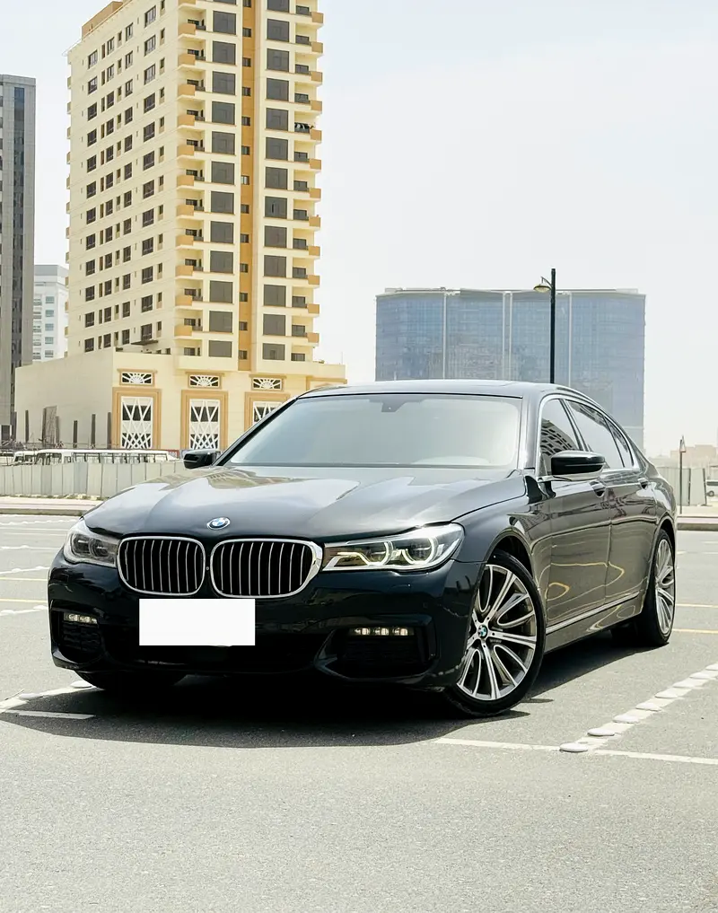 BMW 7-Series 2017 — photo 1 of 12