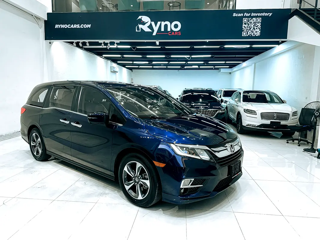 Honda Odyssey 2020 — photo 1 of 16