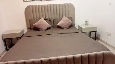Bed + mattress + 2 night stands