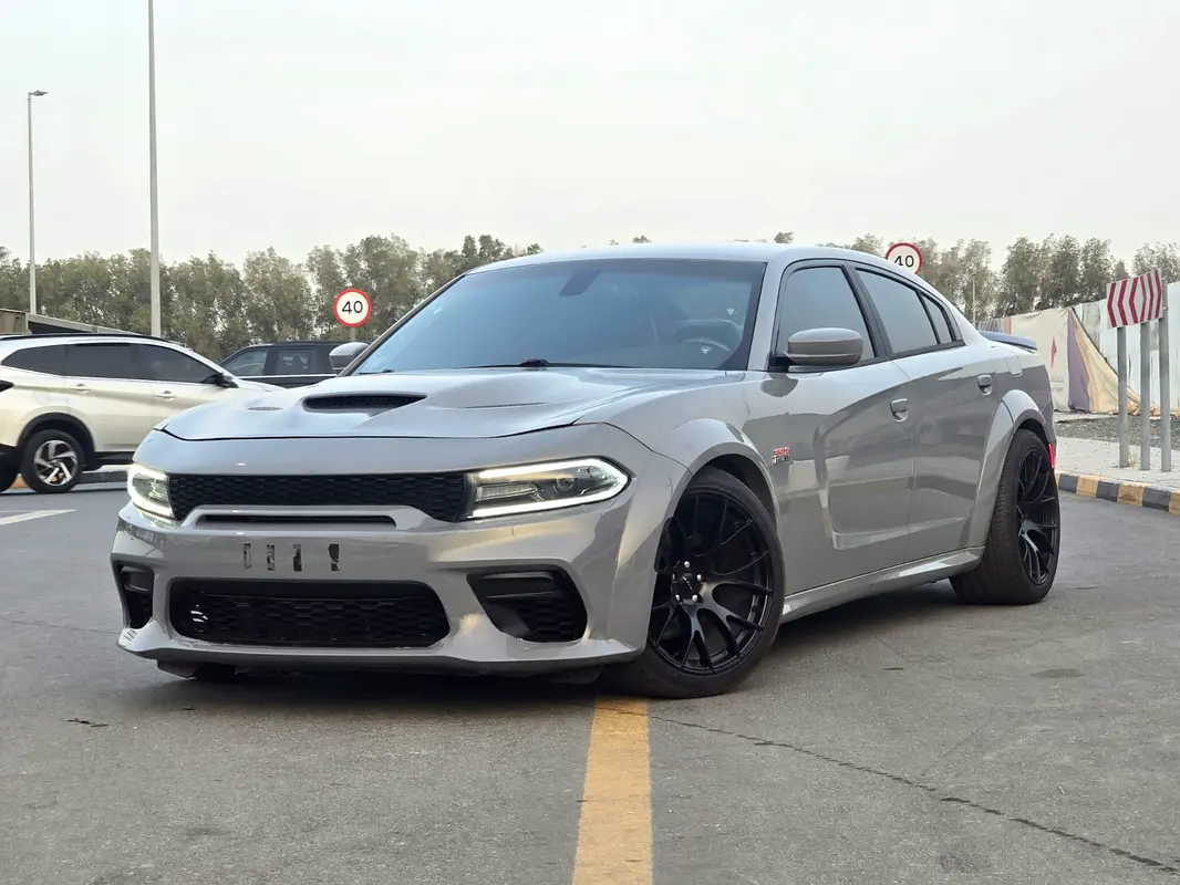 Dodge Charger 2015 — photo 1 of 8